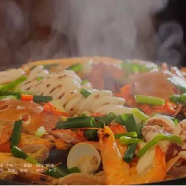 小鲍鱼怎么做好吃又简单方便 海鲜杂锅做法