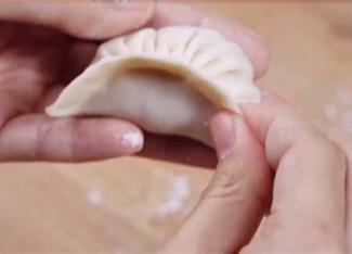 包水饺的手法教程